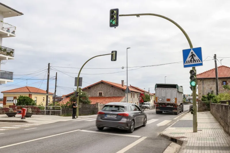 Polanco renueva semáforos en Requejada para mejorar la seguridad vial