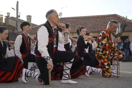 La Diputación de Segovia impulsa la danza tradicional y la astronomía con ayudas a municipios