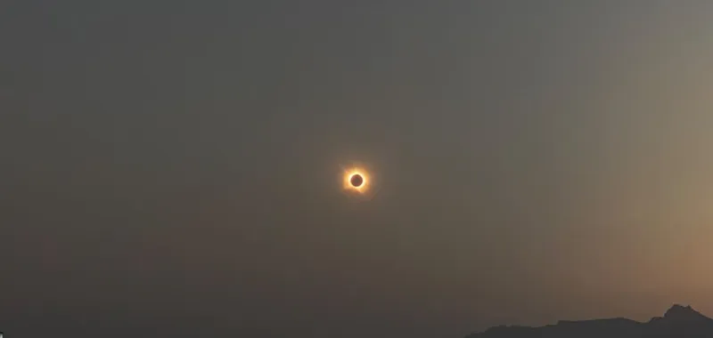 Viana celebra un eclipse exitoso con miles de visitantes y sin incidentes