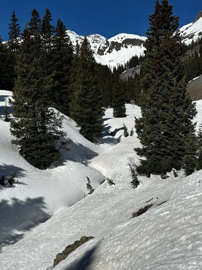 El CODOS alerta de la leve presencia de polvo en la nieve y la bajada de reservas hídricas en Colorado