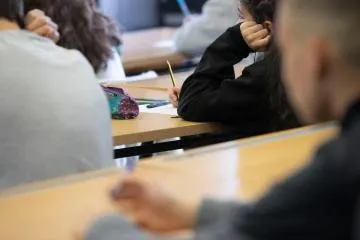 Galicia refuerza secundaria con casi 900 profesores más y avanza en la reducción de ratios