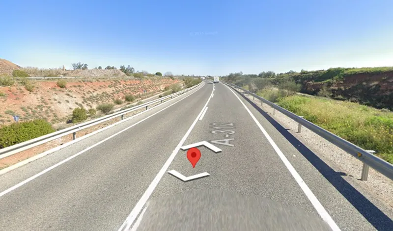 Cinco heridos en una colisión frontal en la A-312 de Linares