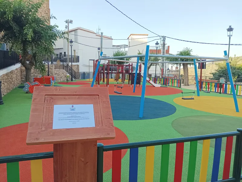 Bayárcal inaugura el parque infantil "El Cielo de Almería"
