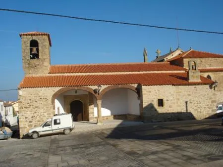 La parroquia de la Asunción de Ruanes conserva elementos góticos en su torre y muros