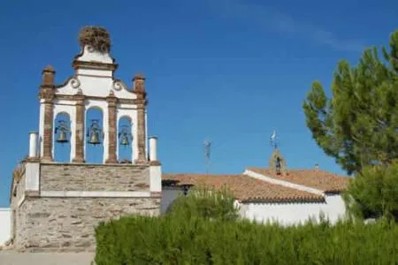 Morcillo presenta sus encantos: Iglesia de San Andrés y la charca, entre otros puntos de interés