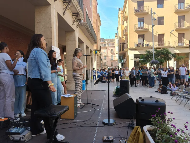 Tortosa clausura el curso del Pla Educatiu d'Entorn con una fiesta en la plaza del Ayuntamiento