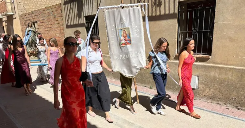 Almuniente celebra el día grande de sus fiestas patronales en honor a San Agustín