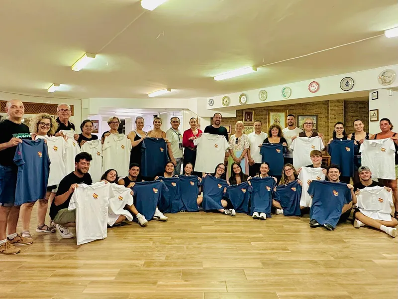 Coros y Danzas Virgen de las Huertas de Lorca estrena uniformes para el Festival Internacional de Folklore del Vístula