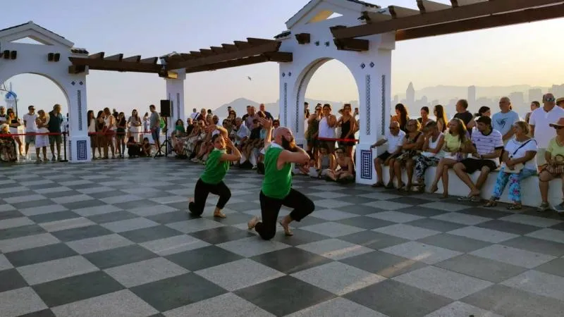 Benidorm celebra la sexta edición del Festival de Dansa al Carrer Les Ones