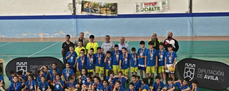 El Tiemblo acoge una jornada de baloncesto 3x3 escolar con 16 equipos
