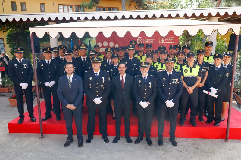 Mislata homenajea a su Policía Local por su servicio y actuaciones destacadas