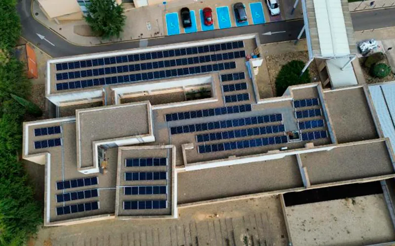 El Hospital de Calahorra se suma a la energía solar con una planta fotovoltaica