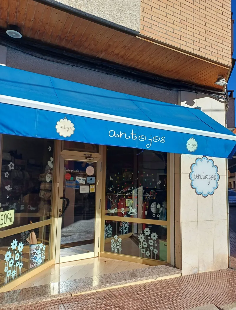 El Ayuntamiento de Sax promociona el comercio local de moda y complementos