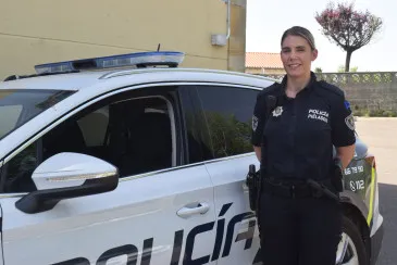 Gema Aparicio, primera mujer policía local en Piélagos, asume su cargo