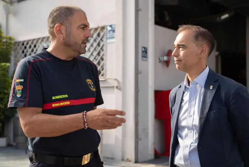 Benalmádena avanza en la incorporación de seis nuevos bomberos para reforzar el servicio