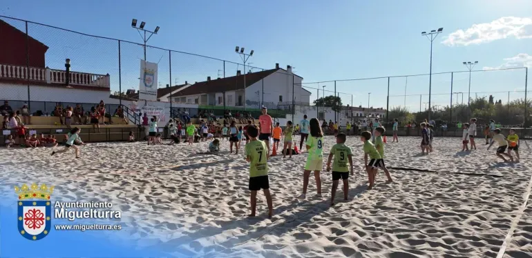 Miguelturra celebra su tercera edición del Torneo de Datchball Playa con éxito de participación