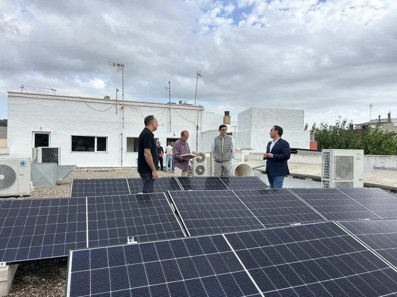 Castellón impulsa la eficiencia energética con placas fotovoltaicas en 60 municipios