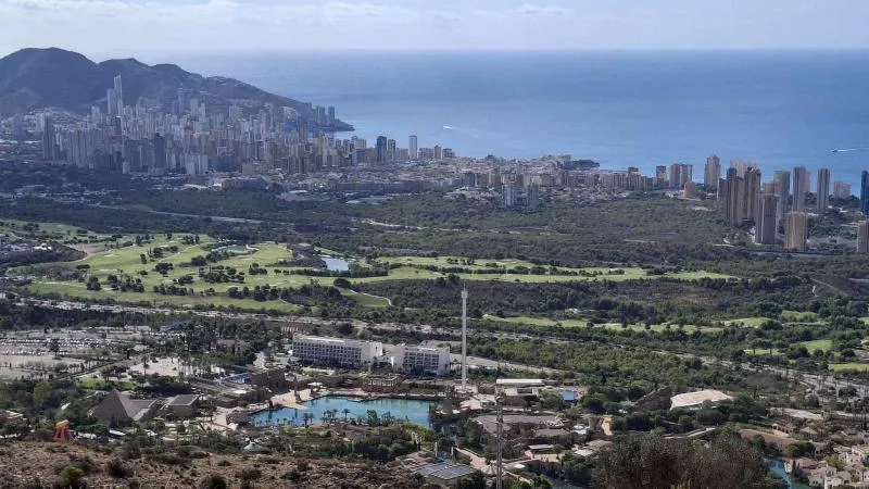 Benidorm aprueba un presupuesto de 224 millones sin subir impuestos ni recortar servicios