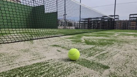 Arroyo de la Encomienda reabre su pista de pádel con reservas gratuitas iniciales