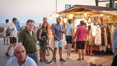 Castelldefels celebra el Palm Market con cine, música y las Festes del Mar
