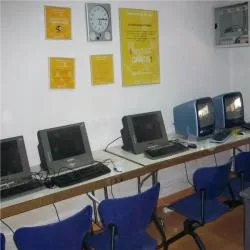 Espejón impulsa la brecha digital con su telecentro abierto a todos los vecinos