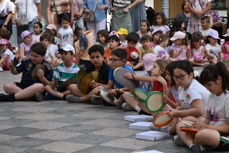 Daimiel vibra con las bandas sonoras del cine interpretadas por más de 350 escolares