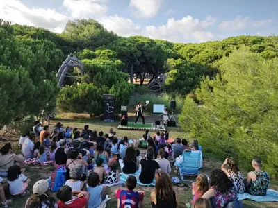 La Biblioplatja de Castelldefels cierra temporada con récord de visitantes y 25 actividades