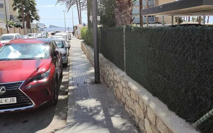 Benidorm renueva las redes de agua potable y alcantarillado de la calle Vinaroz