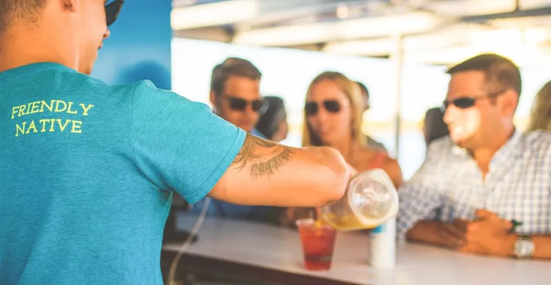 Mahi Harbor Cruises ofrece tours y eventos privados en Salem
