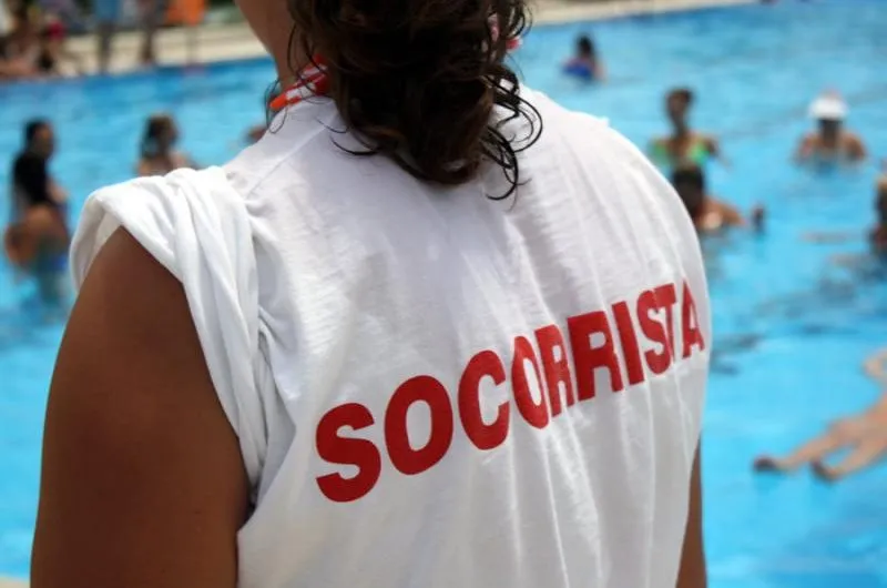 Chillón abre el plazo para socorristas y taquilleros de su piscina municipal