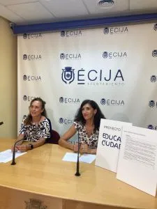 Écija recibe el Premio Educaciudad 2025 por su compromiso con la educación