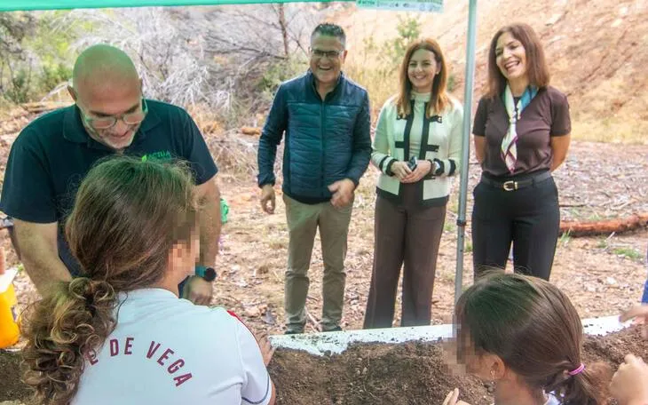 Benidorm impulsa la regeneración ambiental de la Cantera del Racó de l’Infern con bombas de semillas
