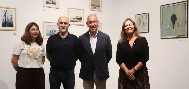 Tomares acoge la exposición "Del acrílico a la acuarela: Dos visiones del arte"