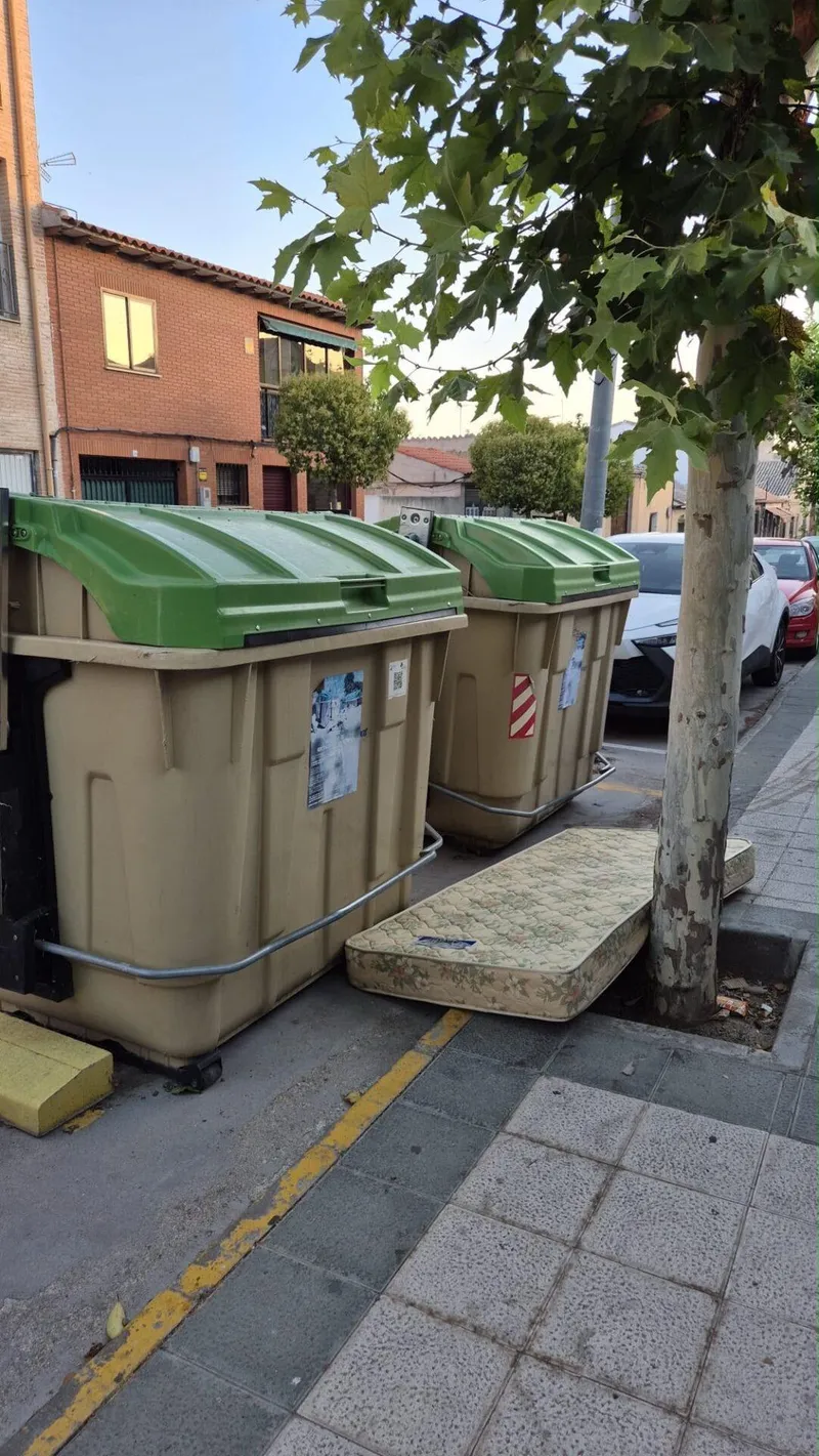 Bargas hace un llamamiento al civismo ante el abandono de residuos en la vía pública