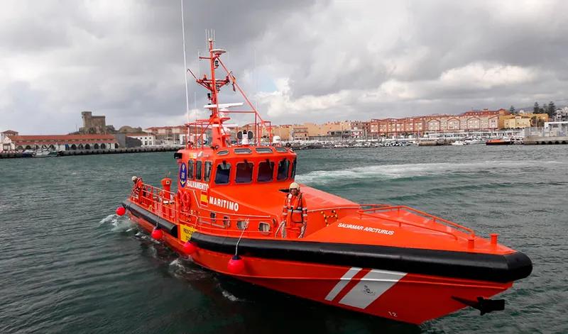 Fallece un buzo rescatado en la costa de Tarifa tras sufrir una posible parada cardiorrespiratoria