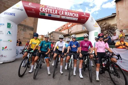 Manzanares acoge la meta de la II Vuelta Ciclista Castilla-La Mancha LEADER