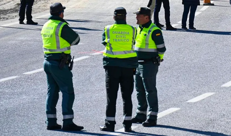 Un fallecido y un herido en un grave accidente de camión en la A-4 en Villanueva de la Reina