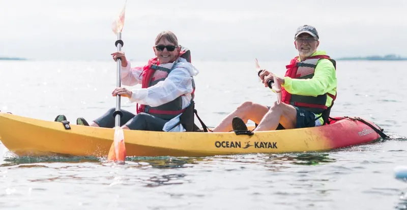 Salem ofrece tours en kayak y paddle surf por su costa histórica