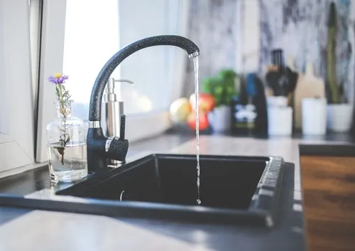 Canyelles adjudica la tercera fase de la red de agua de Les Palmeres por más de 500.000 euros