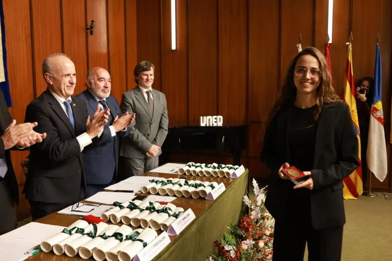 La UNED de Calatayud da la bienvenida al curso 2026/2027 con entrega de diplomas y reconocimientos