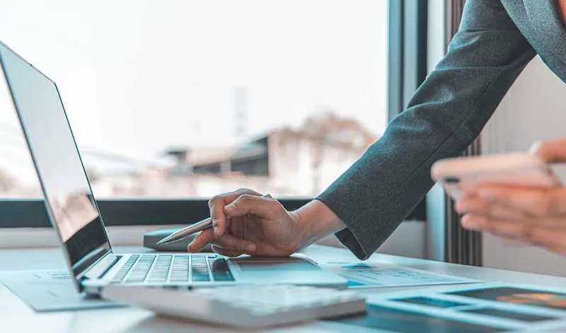 La Junta de Andalucía invierte 2,6 millones para digitalizar los servicios locales
