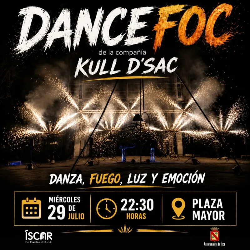 Íscar celebra un espectáculo de fuego y circo en la Plaza Mayor