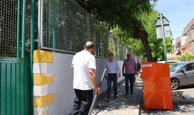 Burjassot renueva la valla perimetral de su Polideportivo Municipal