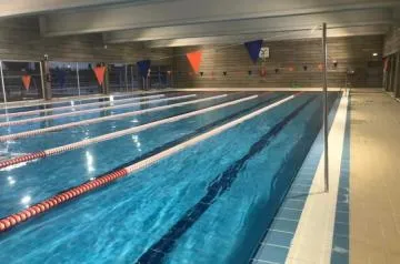 Moraleja licita el mantenimiento de su piscina climatizada por 24.200 euros