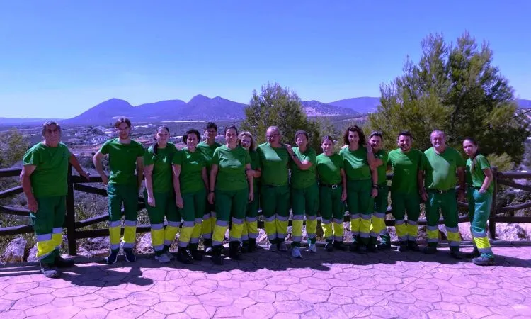 Alumnado de Jardinería de Casariche adquiere experiencia práctica en parques y polígonos