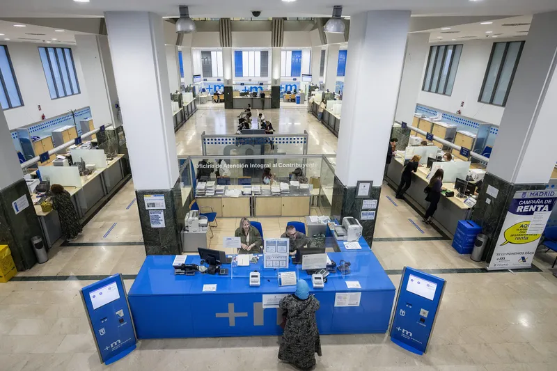 Madrid abre la cita previa para la asistencia presencial en la declaración de la Renta 2025