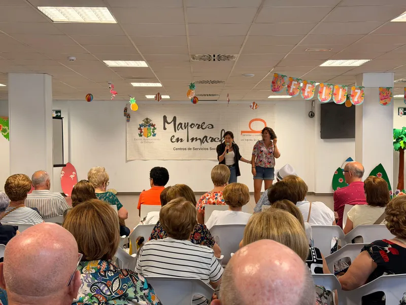 El Centro de Mayores Virgen de Monserrate de Orihuela clausura el curso con una fiesta de verano