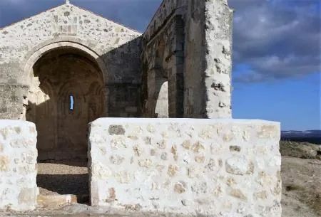 La Ermita de San Miguel de Sacramenia revela sus cuatro fases constructivas medievales y modernas