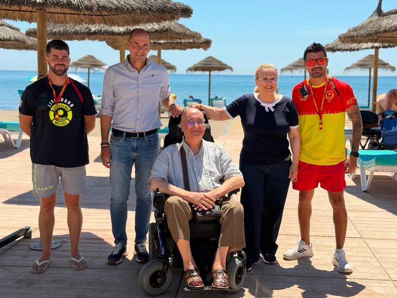 Fuengirola garantiza playas accesibles y refuerza el servicio de socorrismo