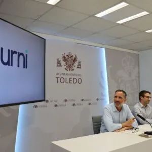 Toledo presenta Yurni, la nueva app para el autobús urbano con información en tiempo real